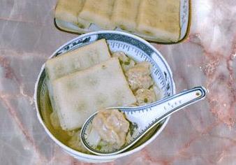 景德镇特色美食推荐:清汤泡糕和瓷泥煨鸡
