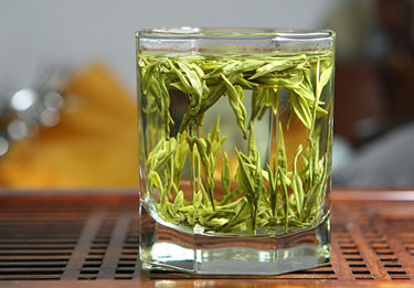 如何泡绿茶 冲泡绿茶的方法_饮食档案